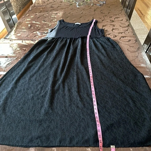 Calvin Klein
Plus Size Scoop Neck Sleeveless Smocked Knit Jersey Maxi Dress - Picture 10 of 13